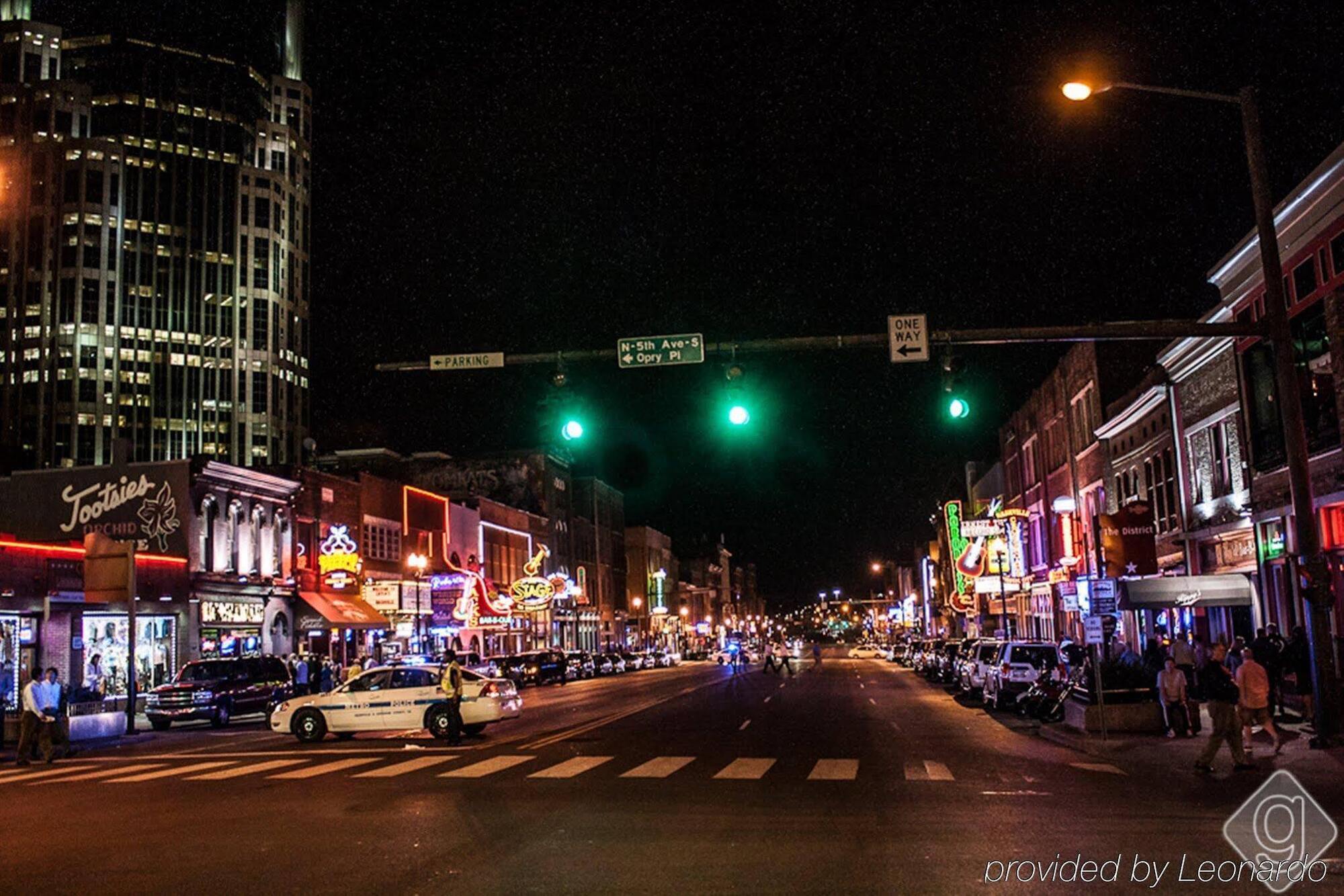 Holiday Inn Express Nashville-Downtown - Broadway By Ihg Экстерьер фото